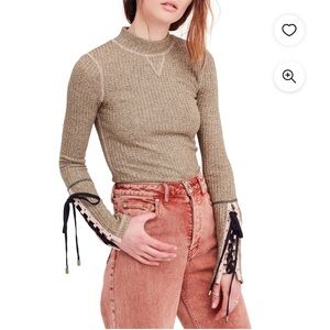 Free People Womens Mountaineer Cuff Basic T-Shirt, Green, size Med